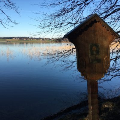 Dem Weihnachtsstress entfliehen – Kleine Wanderung zum Gnadenbründl in Mattsee